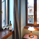 White Hills & * Arachova