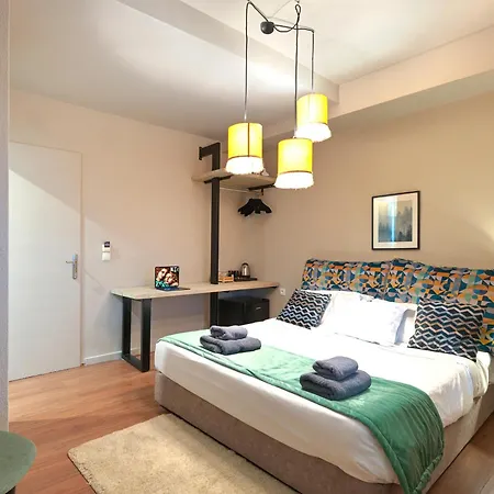 White Hills & * Arachova